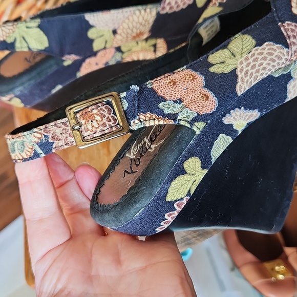 Very Volatile Canvas Floral Shoes - Picture 16 of 16